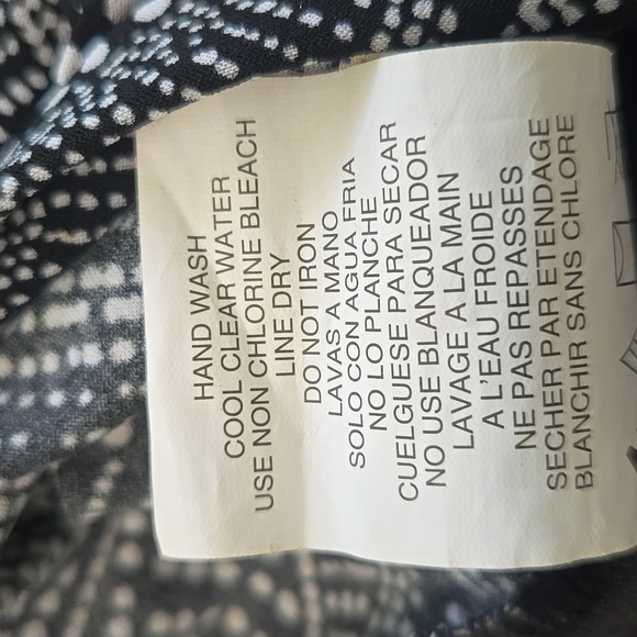 Caribbean Joe Black and White Rouched Side Built In Bra Tankini Top Size 14 - Picture 8 of 8